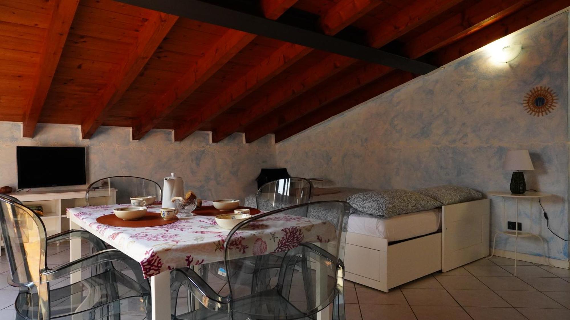 Appartamenti Villa Lina デセンツァーノ・デル・ガルダ エクステリア 写真